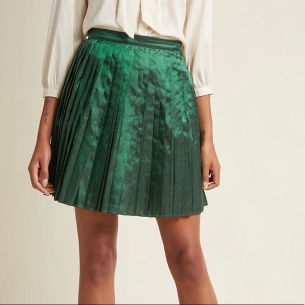 ModCloth party pleat emerald green skirt